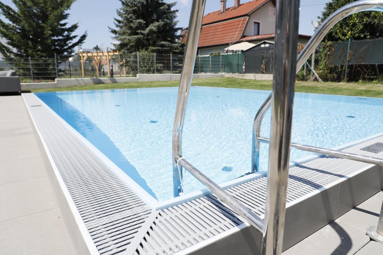Rooftop Terrace, Free Garage Parking And Pool! ウィーン エクステリア 写真