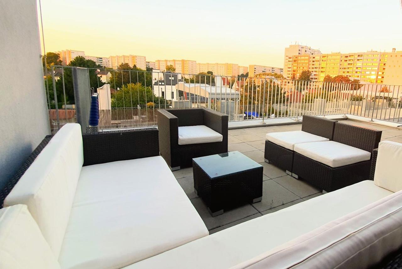 Rooftop Terrace, Free Garage Parking And Pool! ウィーン エクステリア 写真
