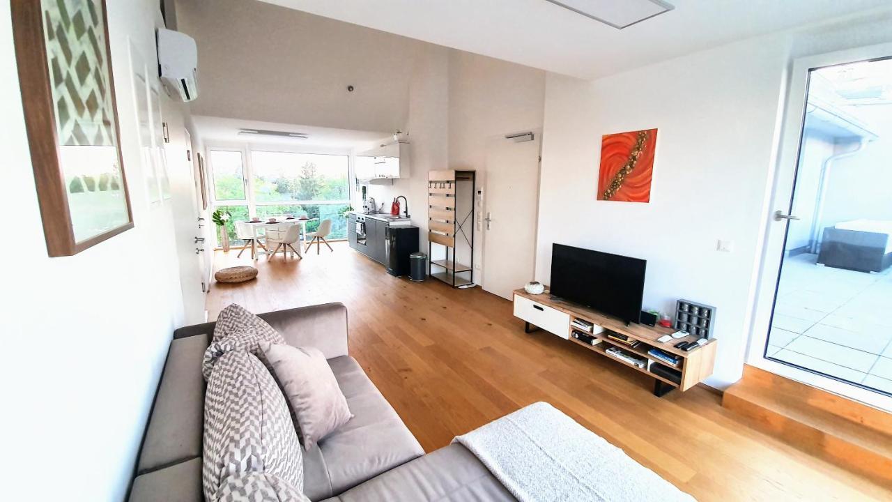 Rooftop Terrace, Free Garage Parking And Pool! ウィーン エクステリア 写真